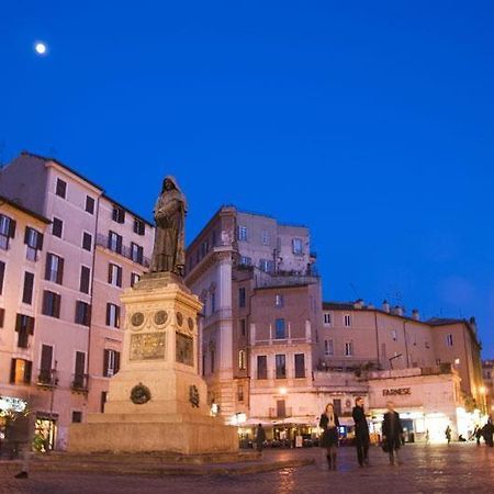 Casa Vacanze Campo De' Fiori Ρώμη Εξωτερικό φωτογραφία